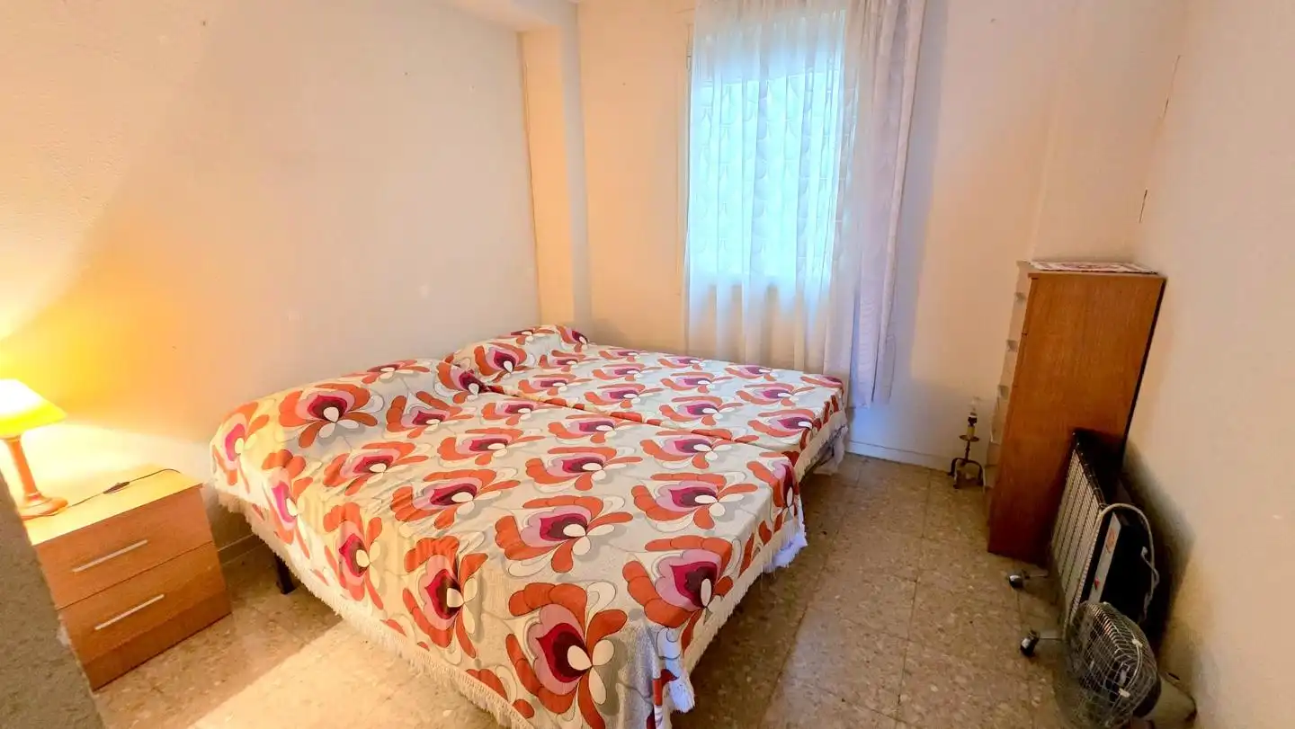 Dormitori de Apartament de lloguer en Gandia amb Terrassa i Moblat