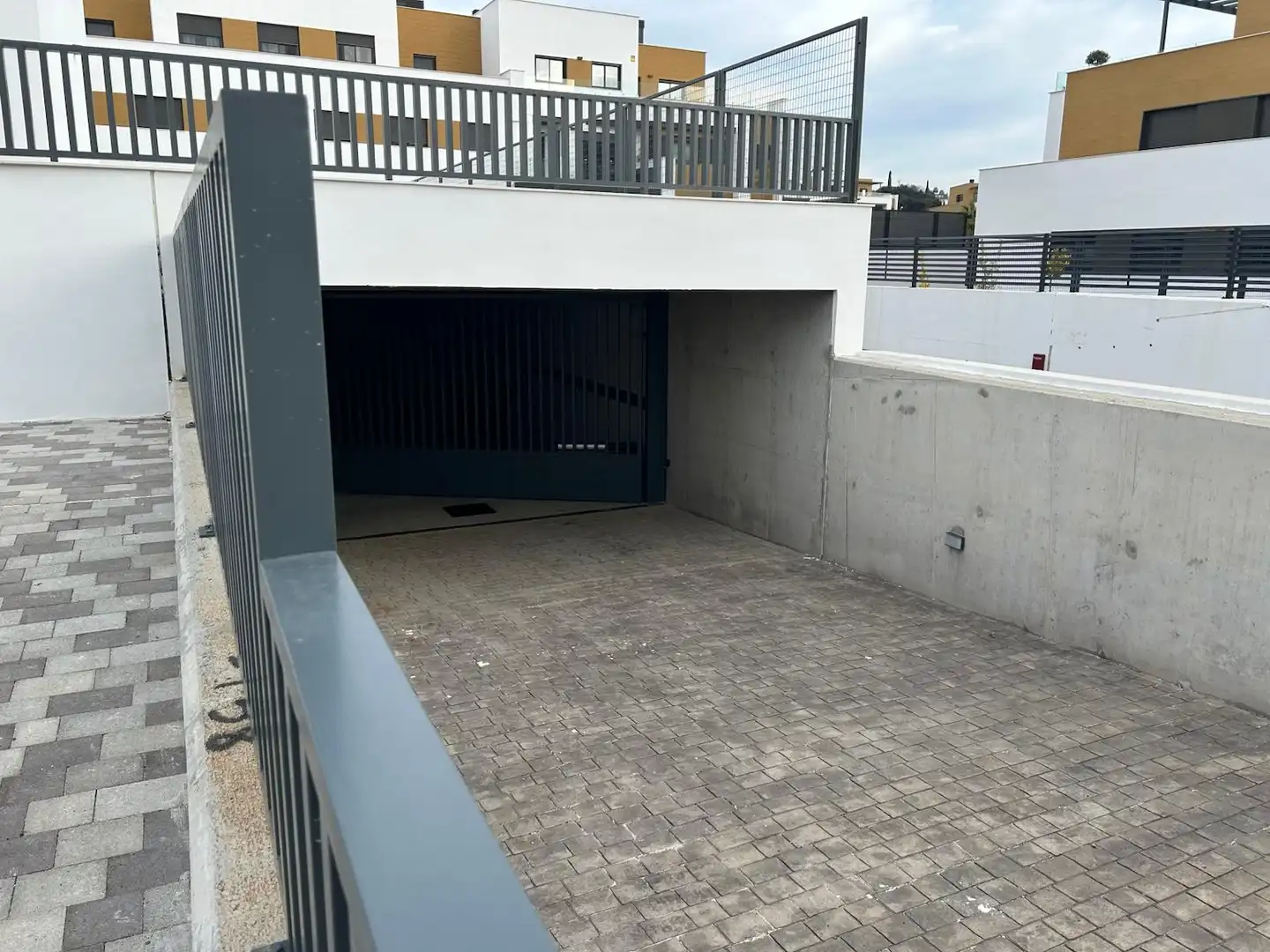 Parking of Flat for sale in Córdoba  with Air Conditioner, Heating and Terrace