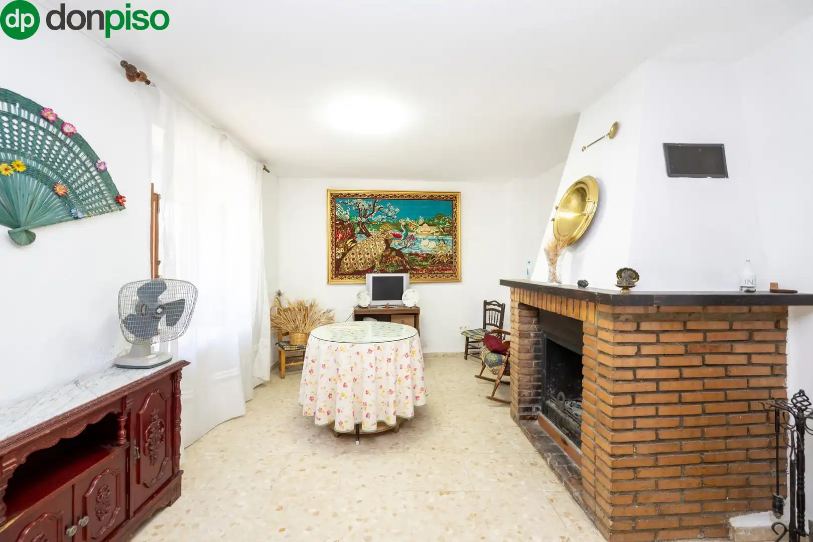 Sala d'estar de Finca rústica en venda en Armilla amb Jardí privat i Terrassa