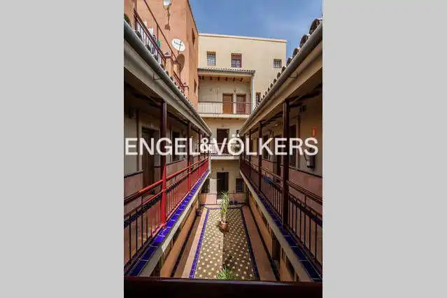 Vista exterior de Pis de lloguer en Sevilla amb Aire condicionat, Calefacció i Moblat