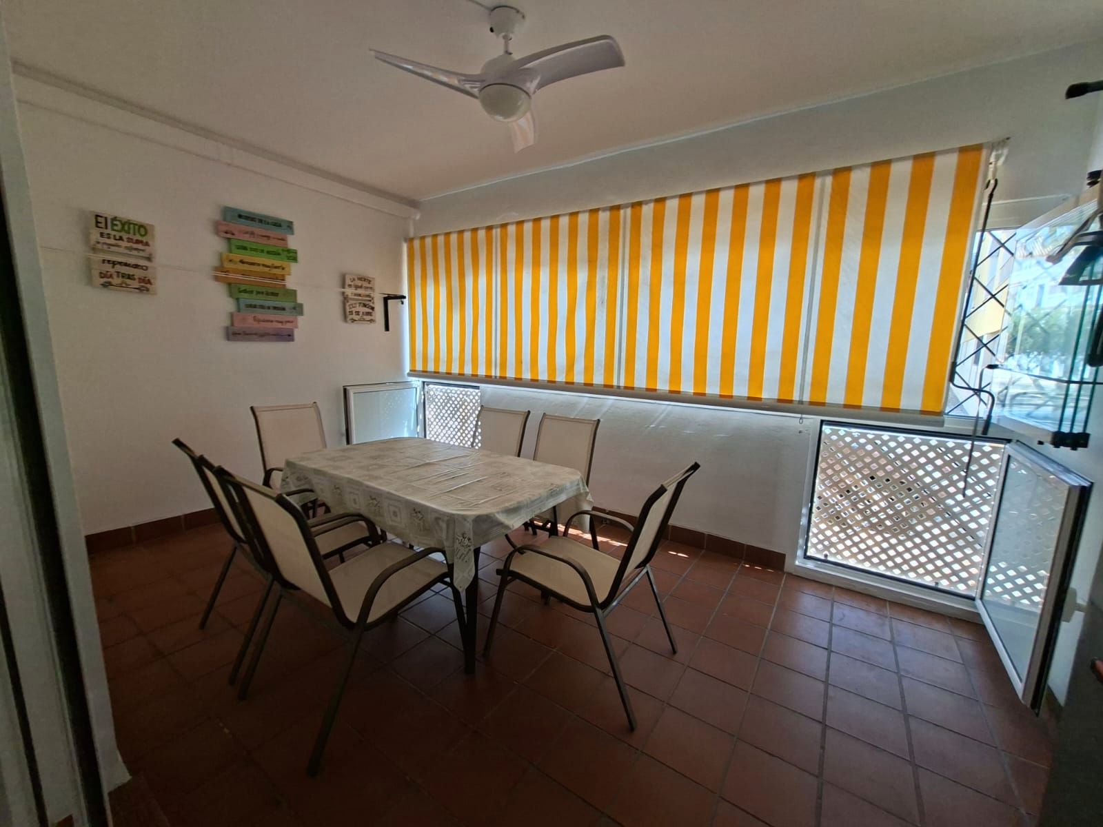 Menjador de Apartament en venda en Rota amb Jardí privat, Terrassa i Forn