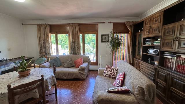 Casa adosada en Venta en Carrer Pau Casals en Castellfollit de la Roca