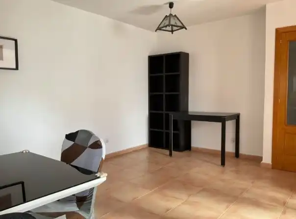 Wohnzimmer von Einfamilien-Reihenhaus zum Verkauf in Los Santos de la Humosa mit Heizung, Privatgarten und Balkon