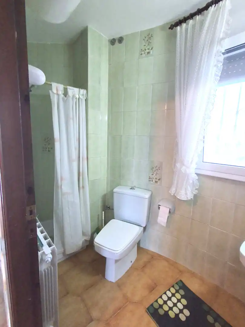 Baño de Casa o chalet en venta en Mont-roig del Camp con Aire acondicionado, Calefacción y Jardín privado