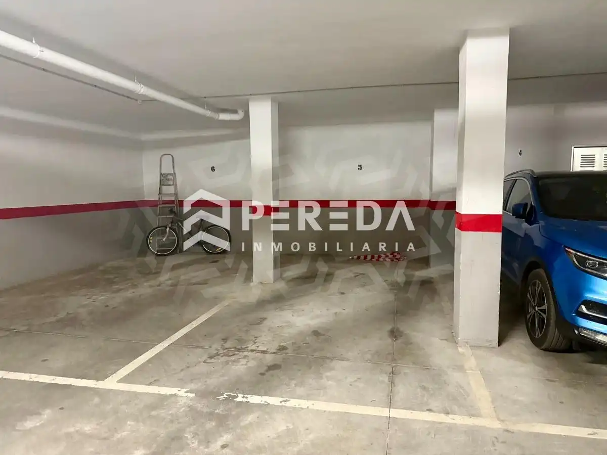 Aparcament de Apartament en venda en Roquetas de Mar amb Piscina comunitària