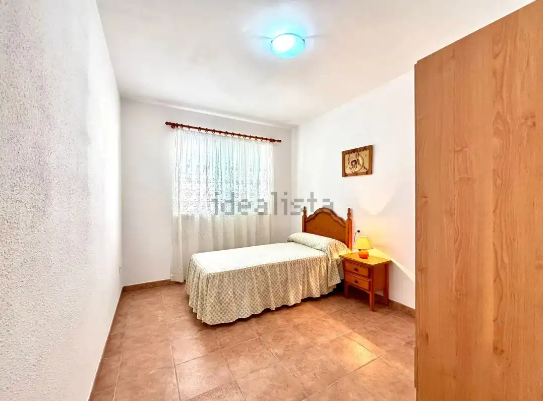 Habitación de Casa adosada en venta en Sagunto / Sagunt con Aire acondicionado, Calefacción y Jardín privado