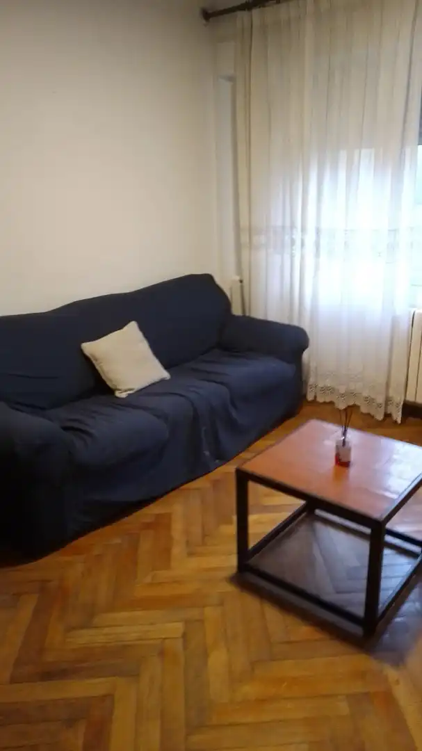Sala d'estar de Pis en venda en Santiago de Compostela  amb Calefacció, Moblat i Forn