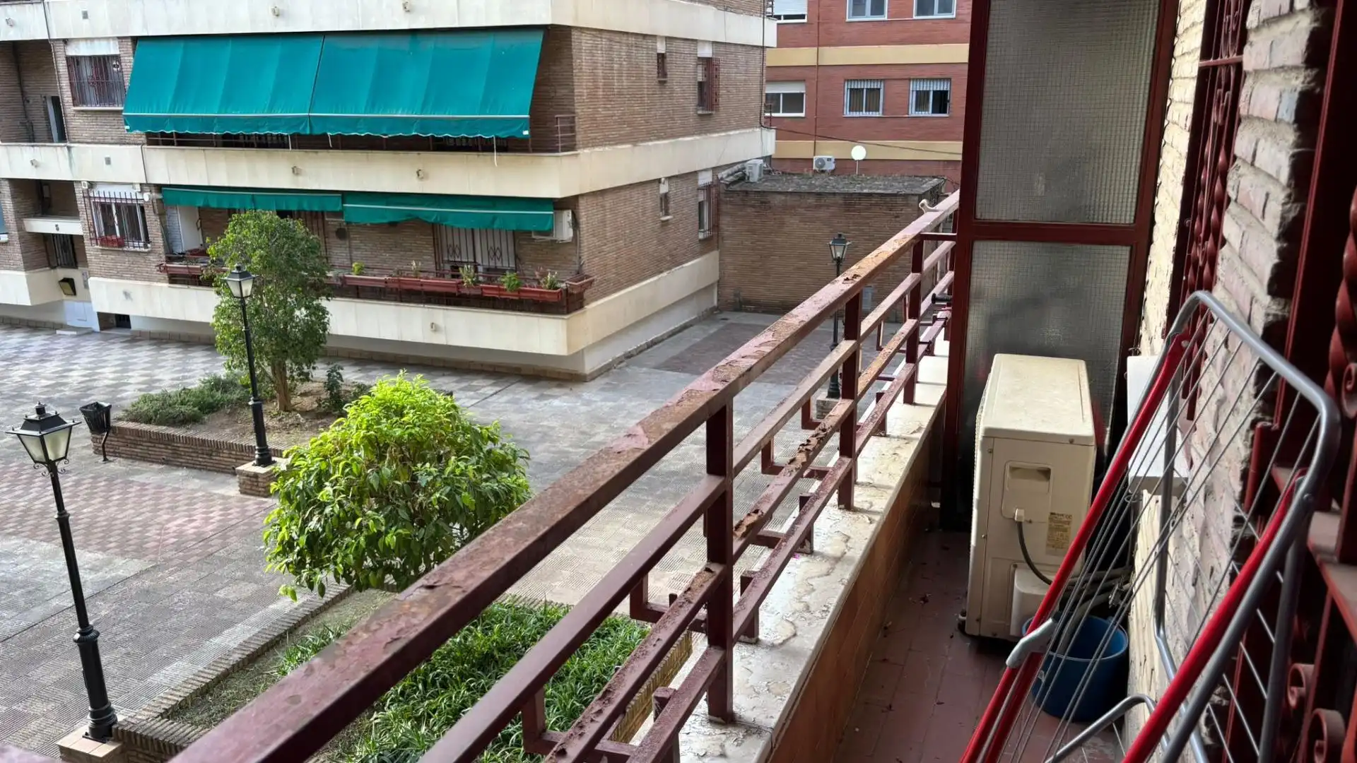 Balcony of Flat for sale in Sevilla  with Air Conditioner, Private garden and Furnished
