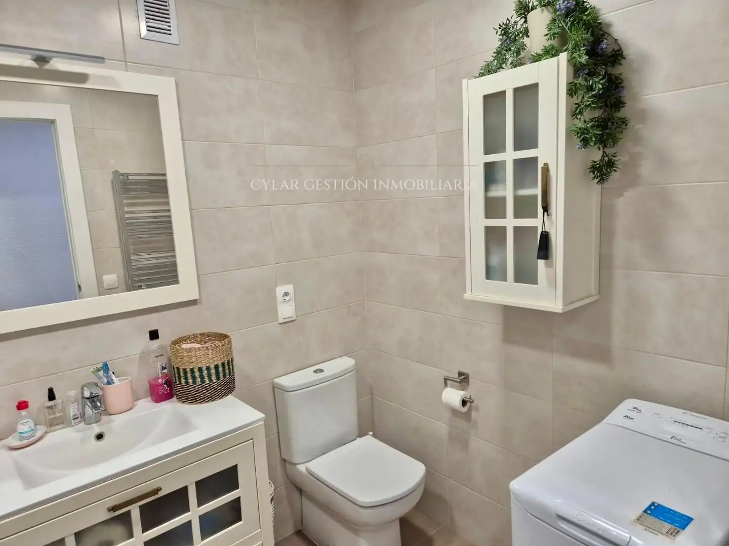 Badezimmer von Wohnung zum Verkauf in Terradillos mit Heizung, Parkett und Terrasse