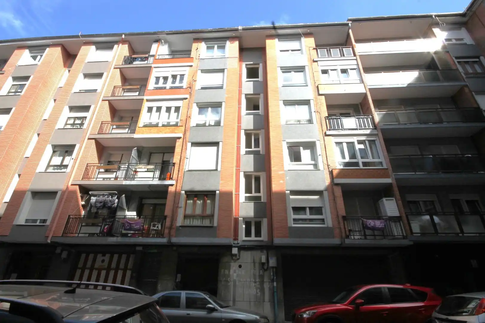 Vista exterior de Piso en venta en Santurtzi  con Terraza, Trastero y Amueblado
