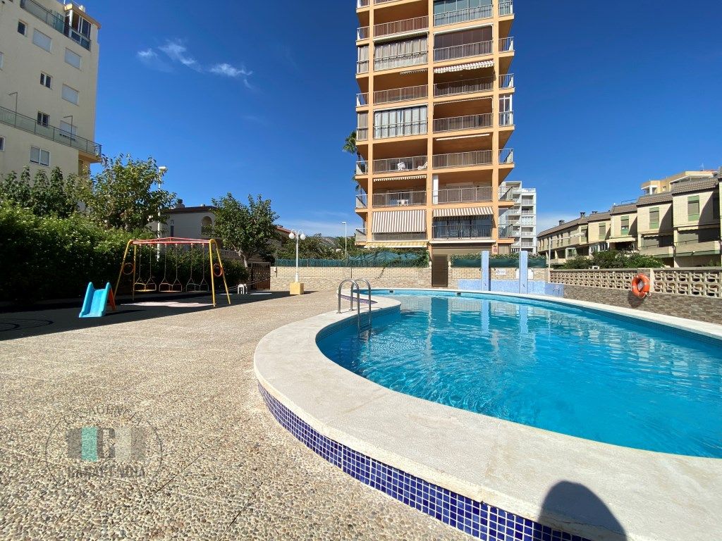 Swimming pool of Flat for sale in Oropesa del Mar / Orpesa