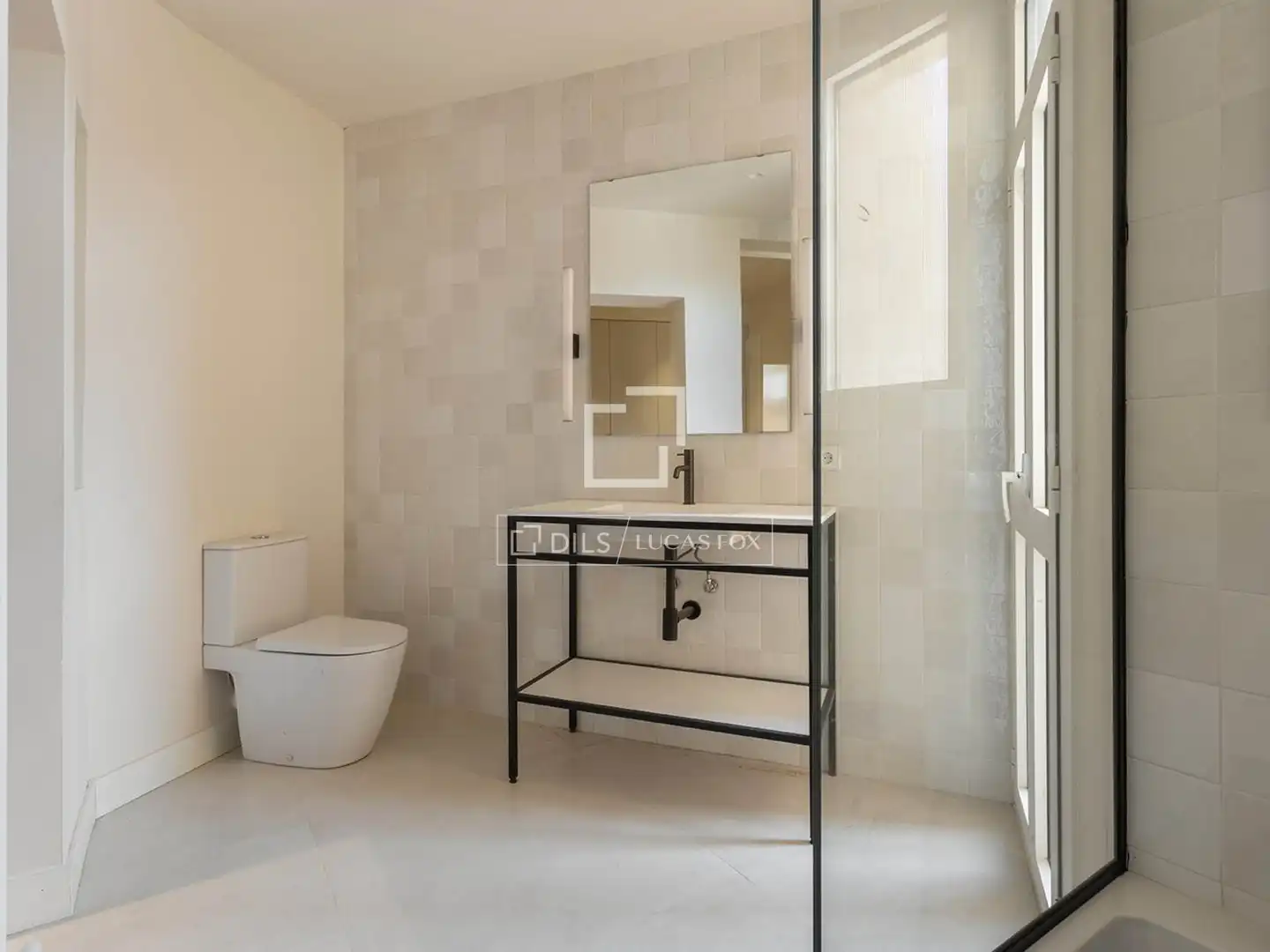 Bathroom of Flat for sale in Barcelona  with Air Conditioner, Heating and Parquet flooring