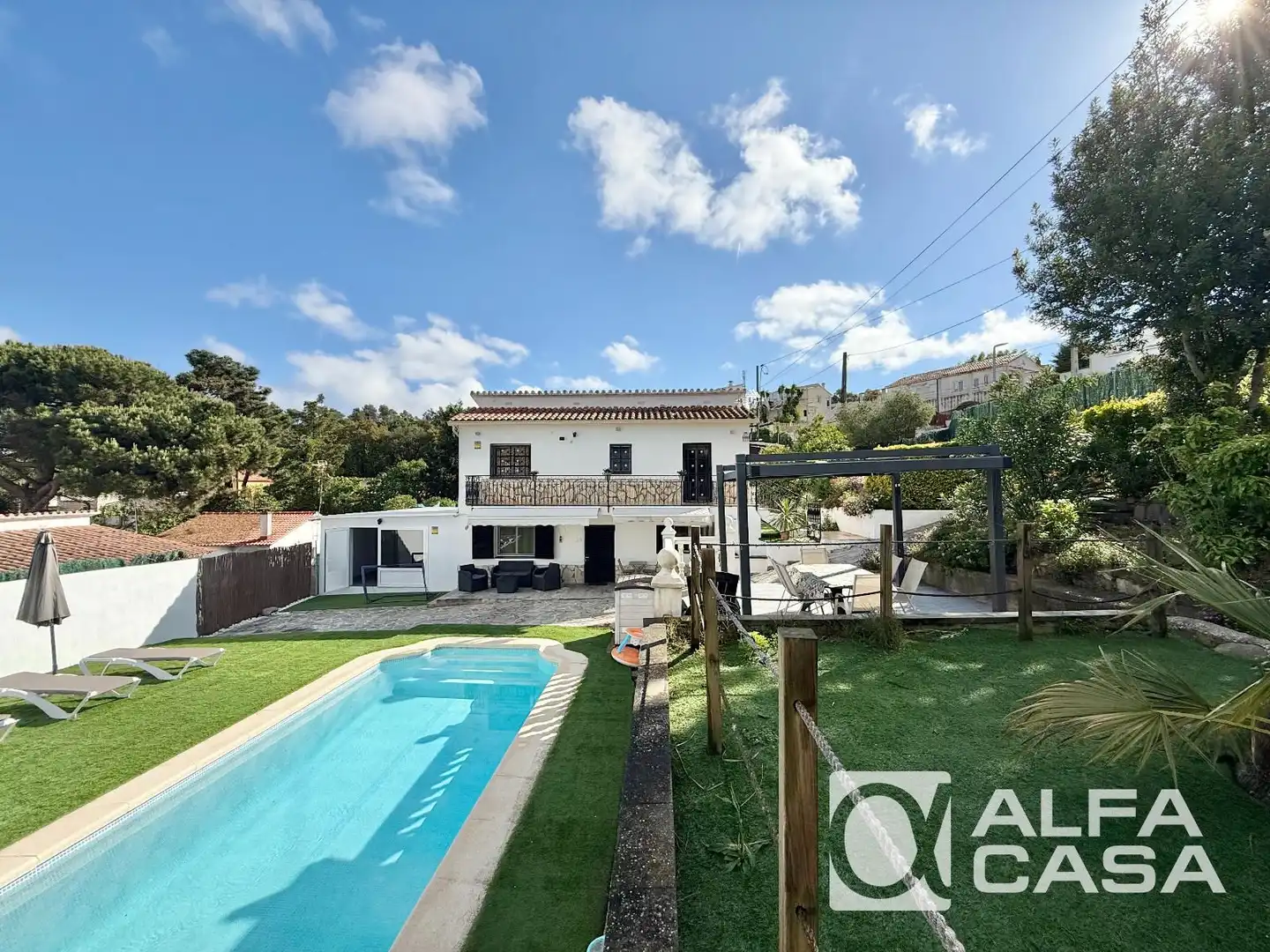 Vista exterior de Casa o xalet en venda en Lloret de Mar amb Calefacció, Terrassa i Traster