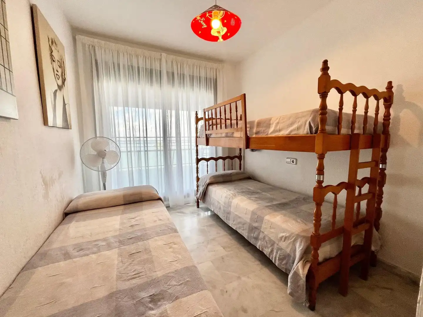 Dormitori de Apartament de lloguer en La Manga del Mar Menor amb Aire condicionat, Calefacció i Piscina