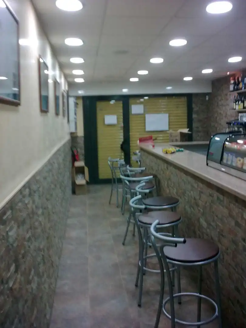 Local comercial en venda a Artigues - Llefià, imagen 4