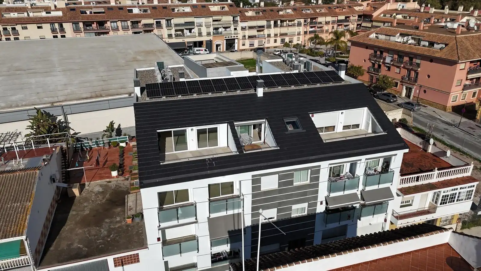 Vista exterior de Àtic en venda en Fuengirola amb Aire condicionat, Calefacció i Terrassa