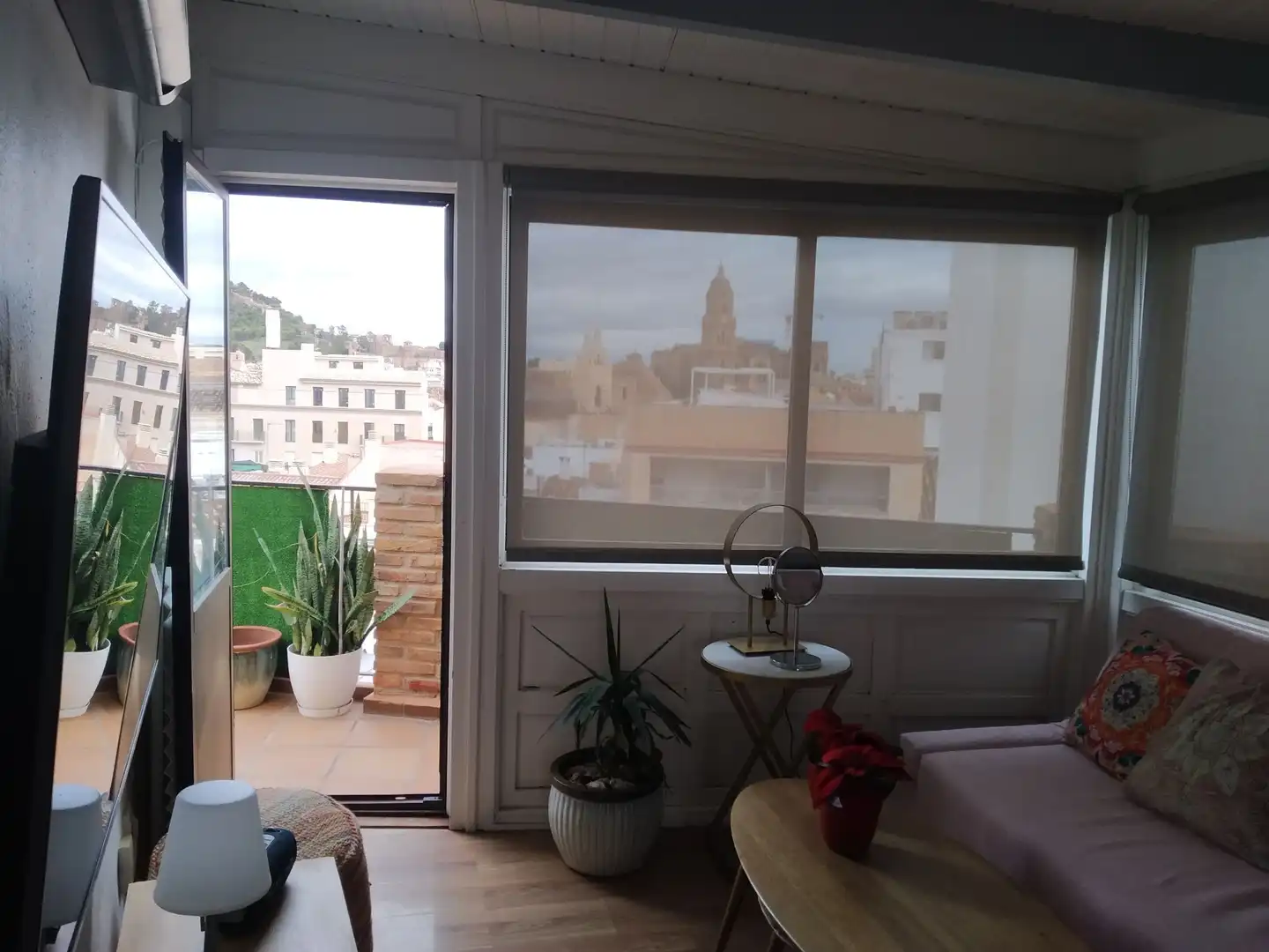 Terrasse von Dachboden zur Miete in Málaga mit Klimaanlage, Terrasse und Möbliert