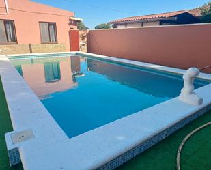 Piscina de Casa o xalet de lloguer en Chiclana de la Frontera amb Jardí privat, Moblat i Rentadora