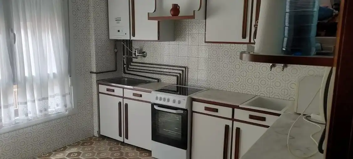 Cuina de Pis en venda en Gijón  amb Parquet