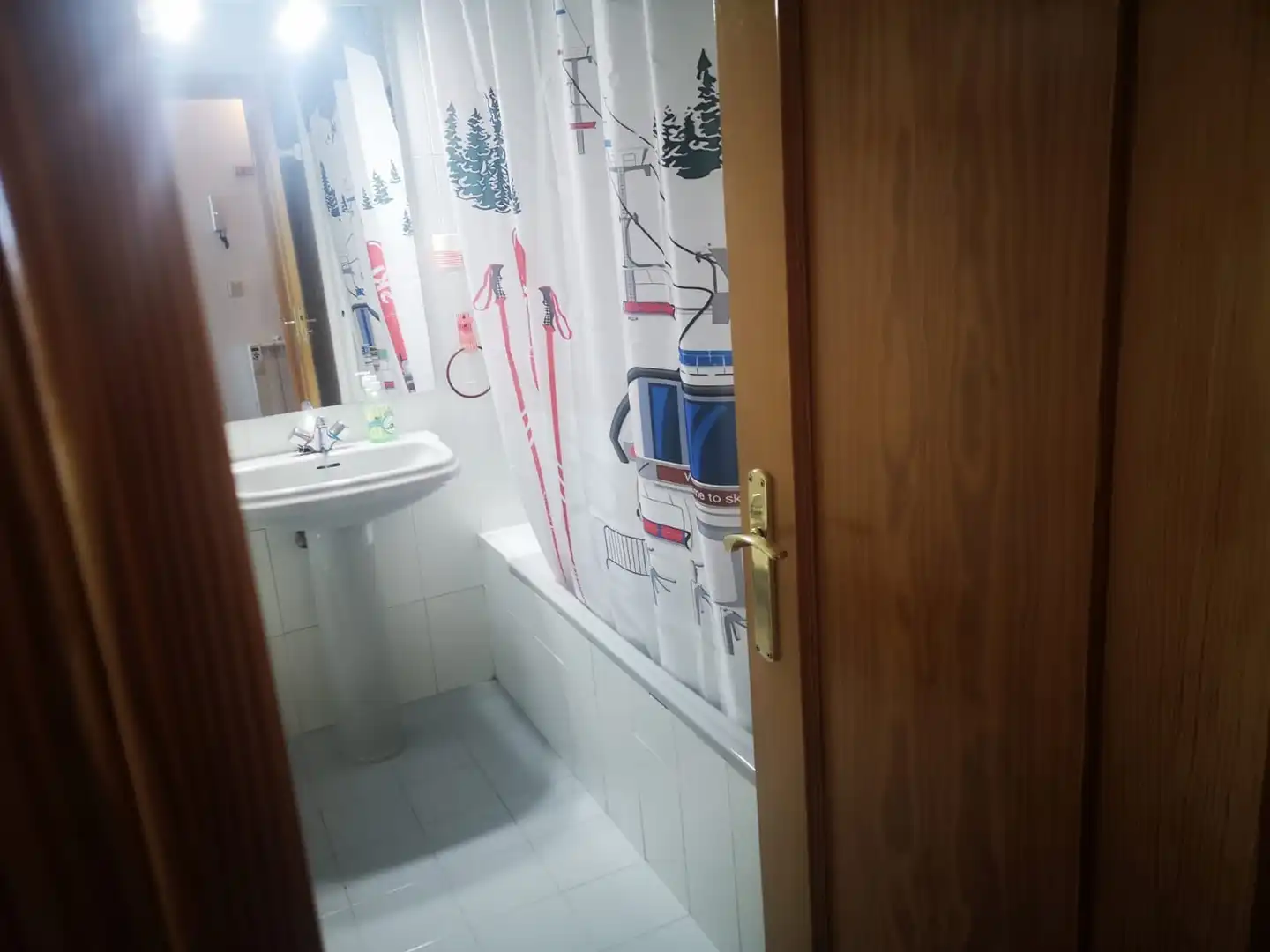 Baño de Piso en venta en Sierra Nevada con Calefacción, Trastero y Amueblado