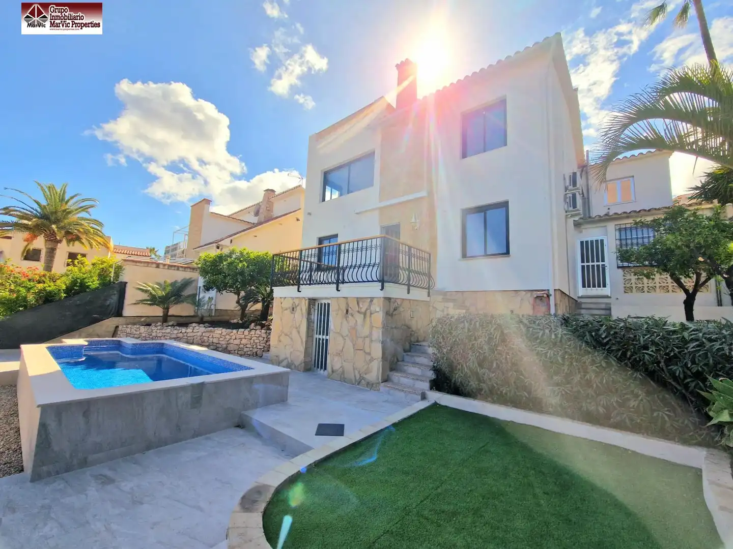 Vista exterior de Casa o chalet en venta en La Nucia con Aire acondicionado, Calefacción y Jardín privado