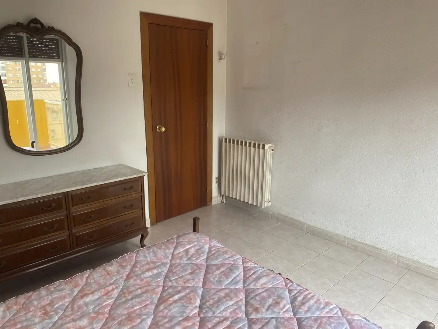 Habitación de Piso en venta en Huesca con Calefacción, Terraza y Trastero