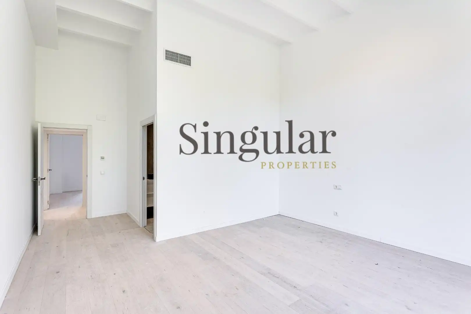 Habitación de Ático en venta en Barcelona con Aire acondicionado, Calefacción y Terraza