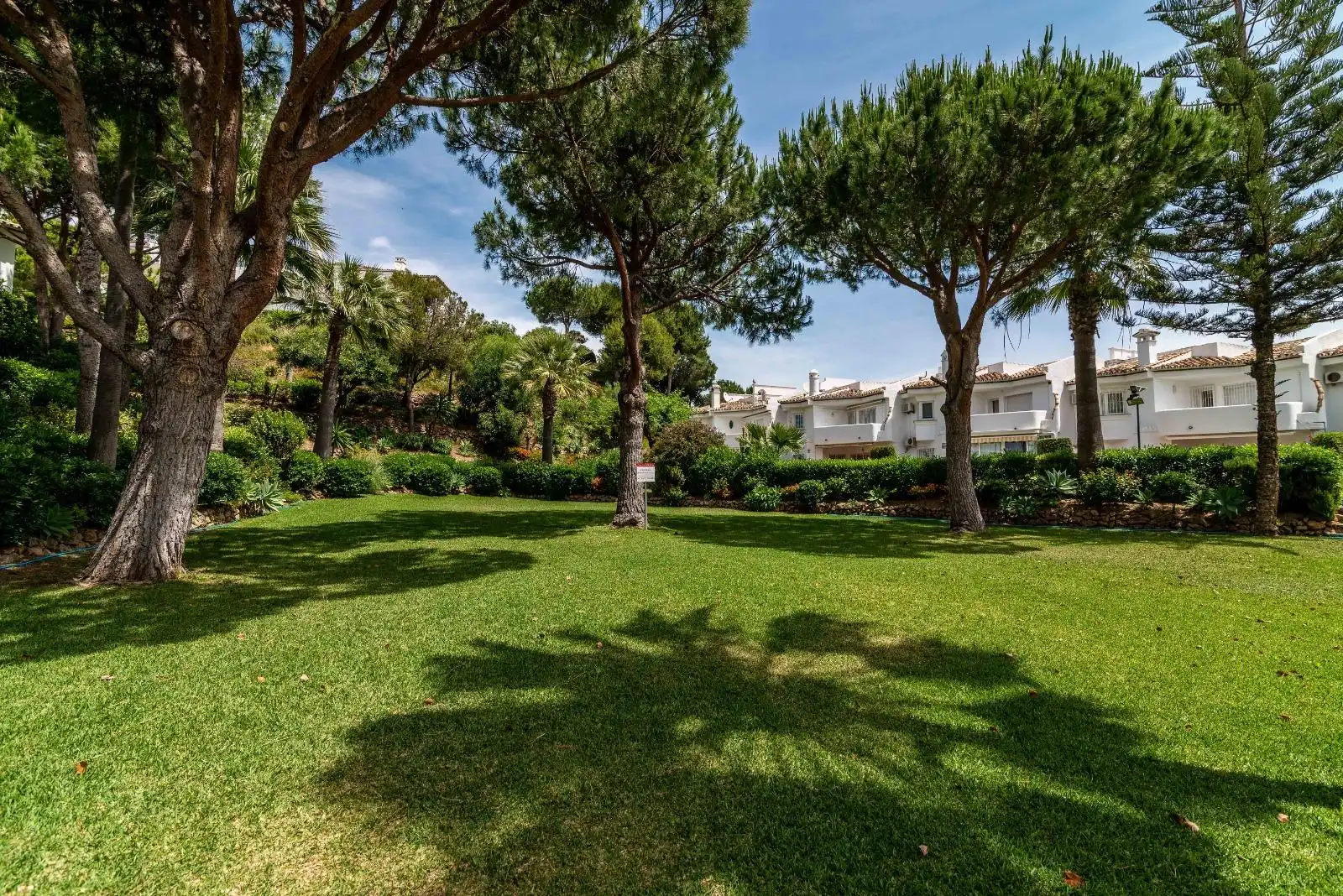 Jardí de Casa adosada en venda en Mijas amb Jardí privat, Terrassa i Traster