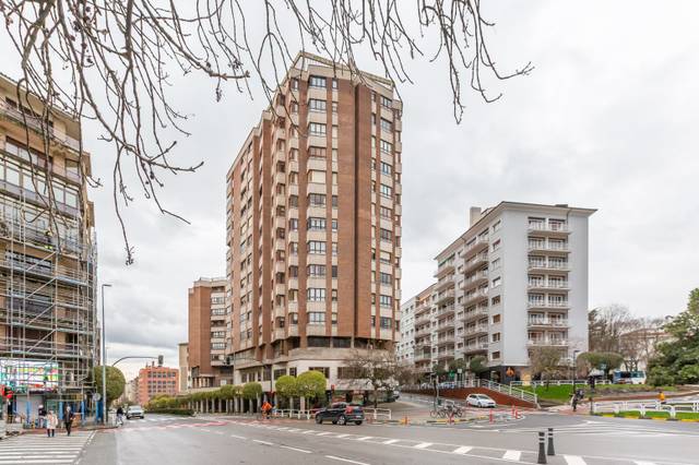 Piso en Venta en Pamplona-Iruña - Abejeras, 1 en Azpilañaga
