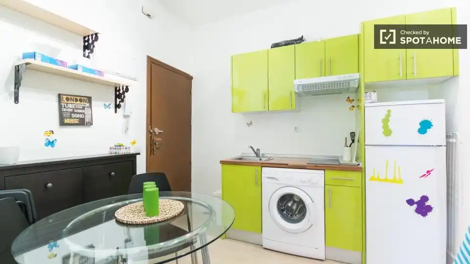 Habitació a Embajadores - Lavapiés