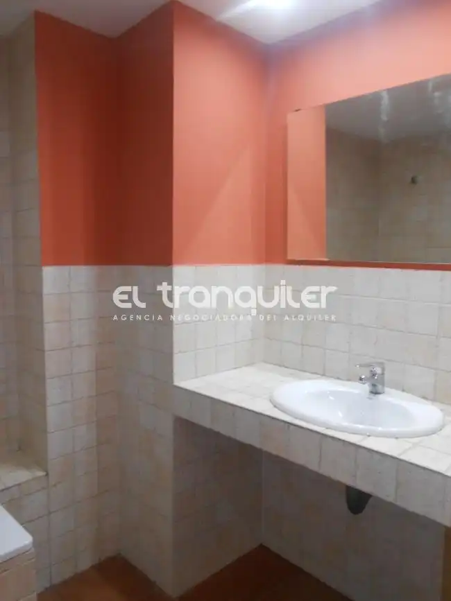 Bany de Pis en venda en Madrid amb Aire condicionat, Parquet i Piscina