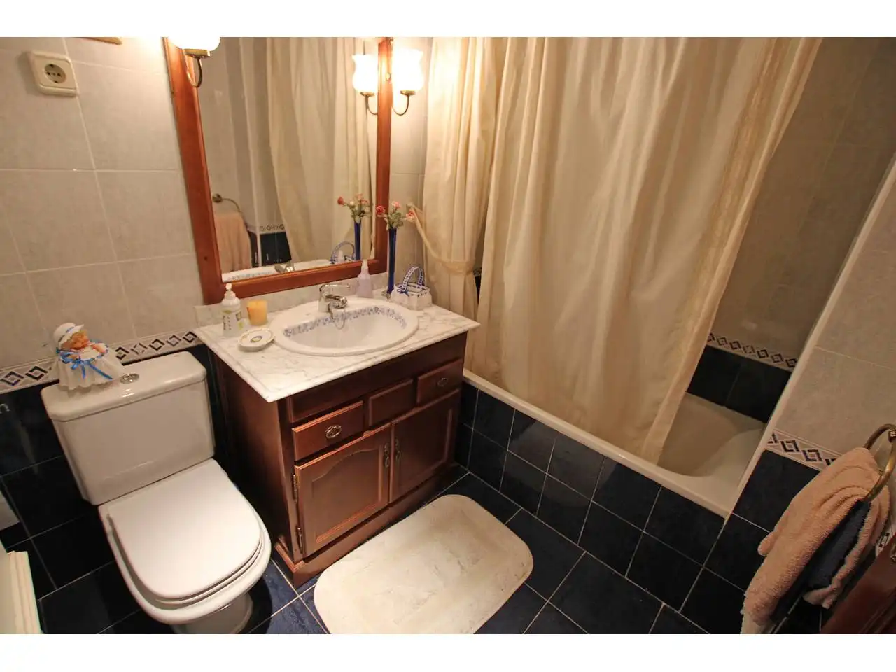 Baño de Casa o chalet en venta en Cabanillas del Campo con Calefacción, Jardín privado y Terraza