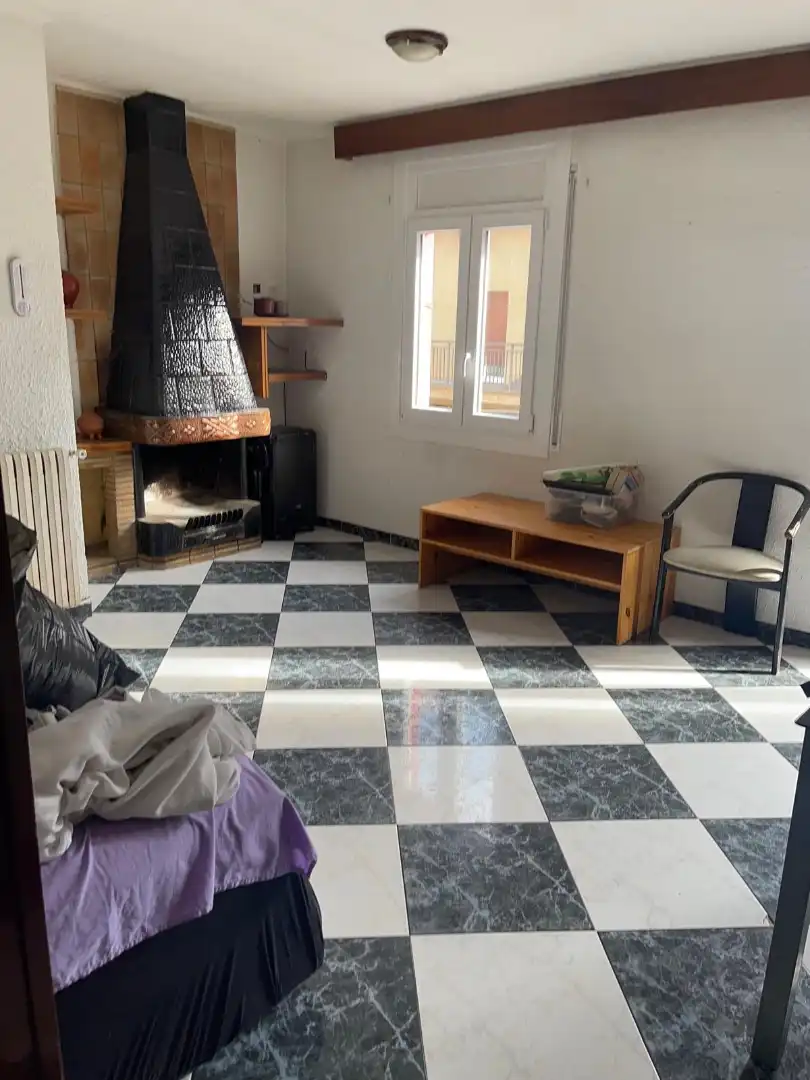 Sala d'estar de Casa o xalet en venda en Olot amb Calefacció, Terrassa i Balcó