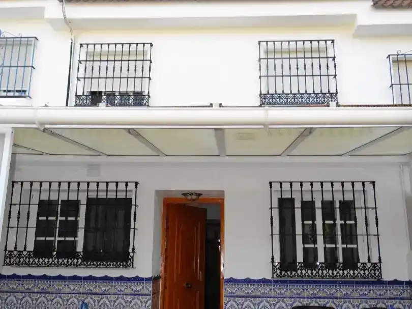 Vista exterior de Casa adosada en venda en Platero - El Limón