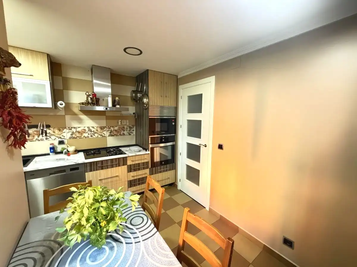 Kitchen of Flat for sale in Alcalá de Henares  with Air Conditioner and Heating