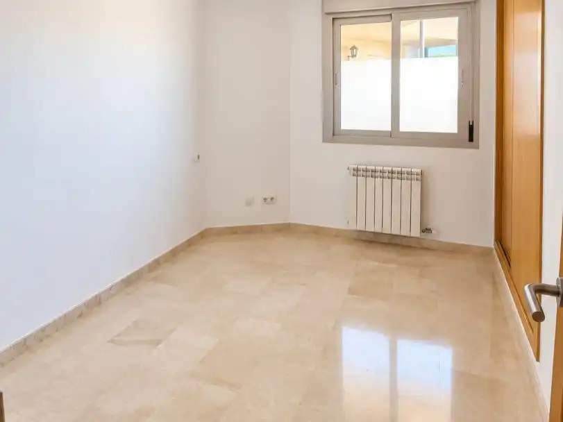 Schlafzimmer von Wohnung zur Miete in  Palma de Mallorca mit Klimaanlage, Terrasse und Balkon