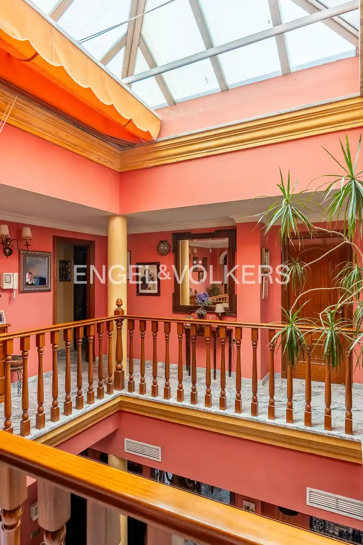 Houses for sale in Sevilla  with Air Conditioner, Heating and Private garden