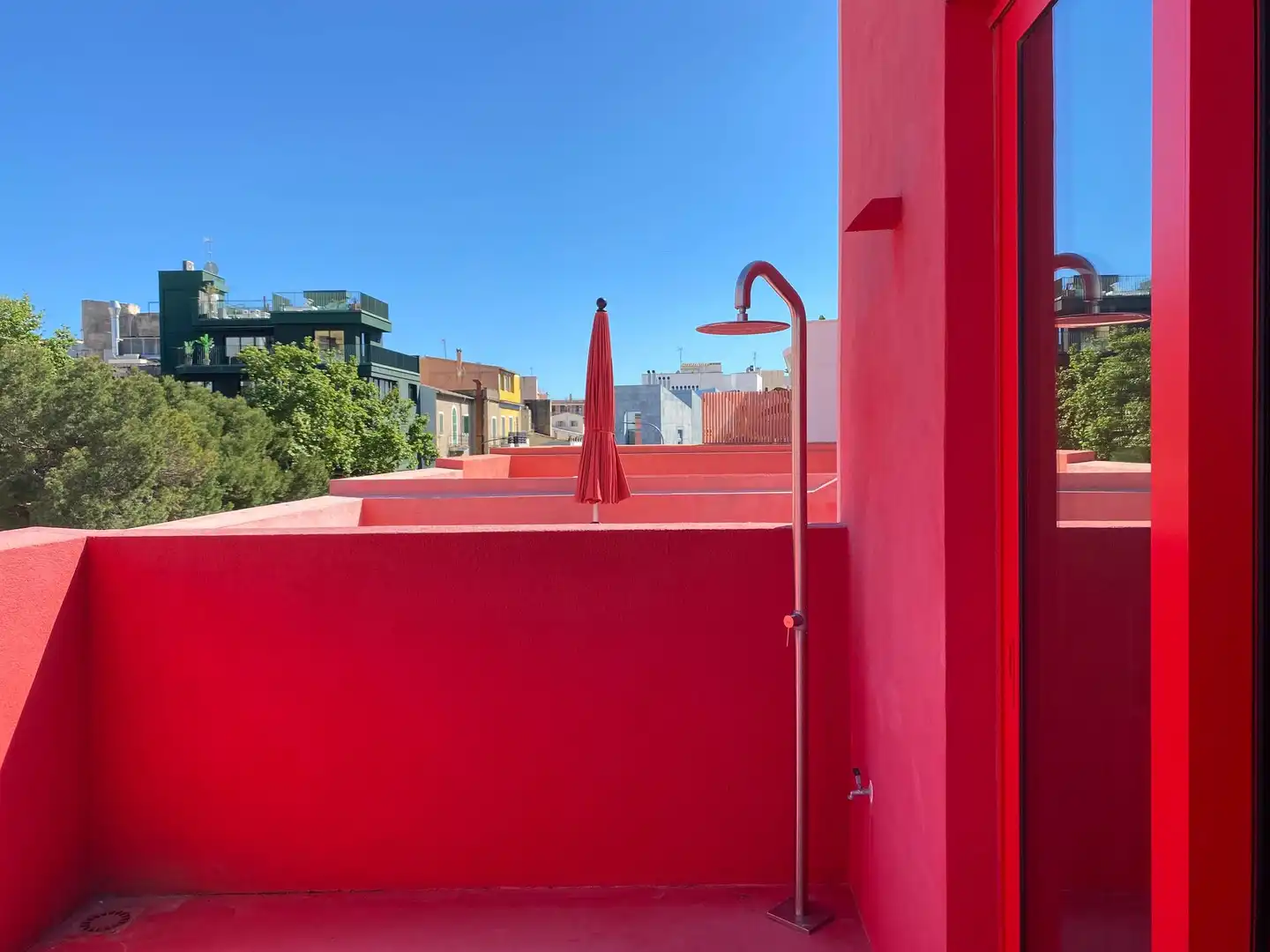 Außenansicht von Maisonette zur Miete in  Palma de Mallorca mit Terrasse und Balkon