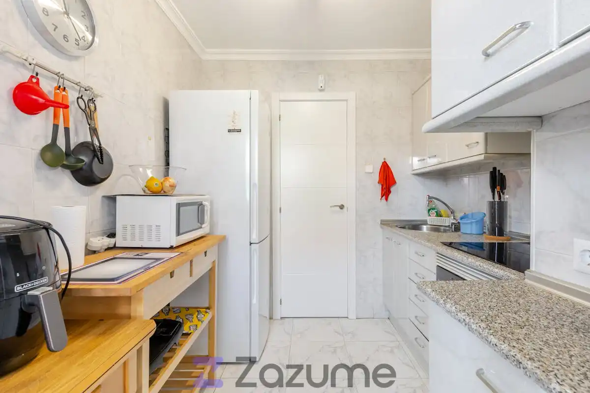 Kitchen of Flat for rent in Madrid  with Air Conditioner, Heating and Terrace