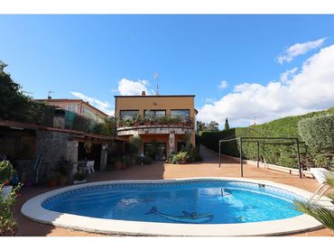 Maison avec piscine à vendre à Calle Urà
