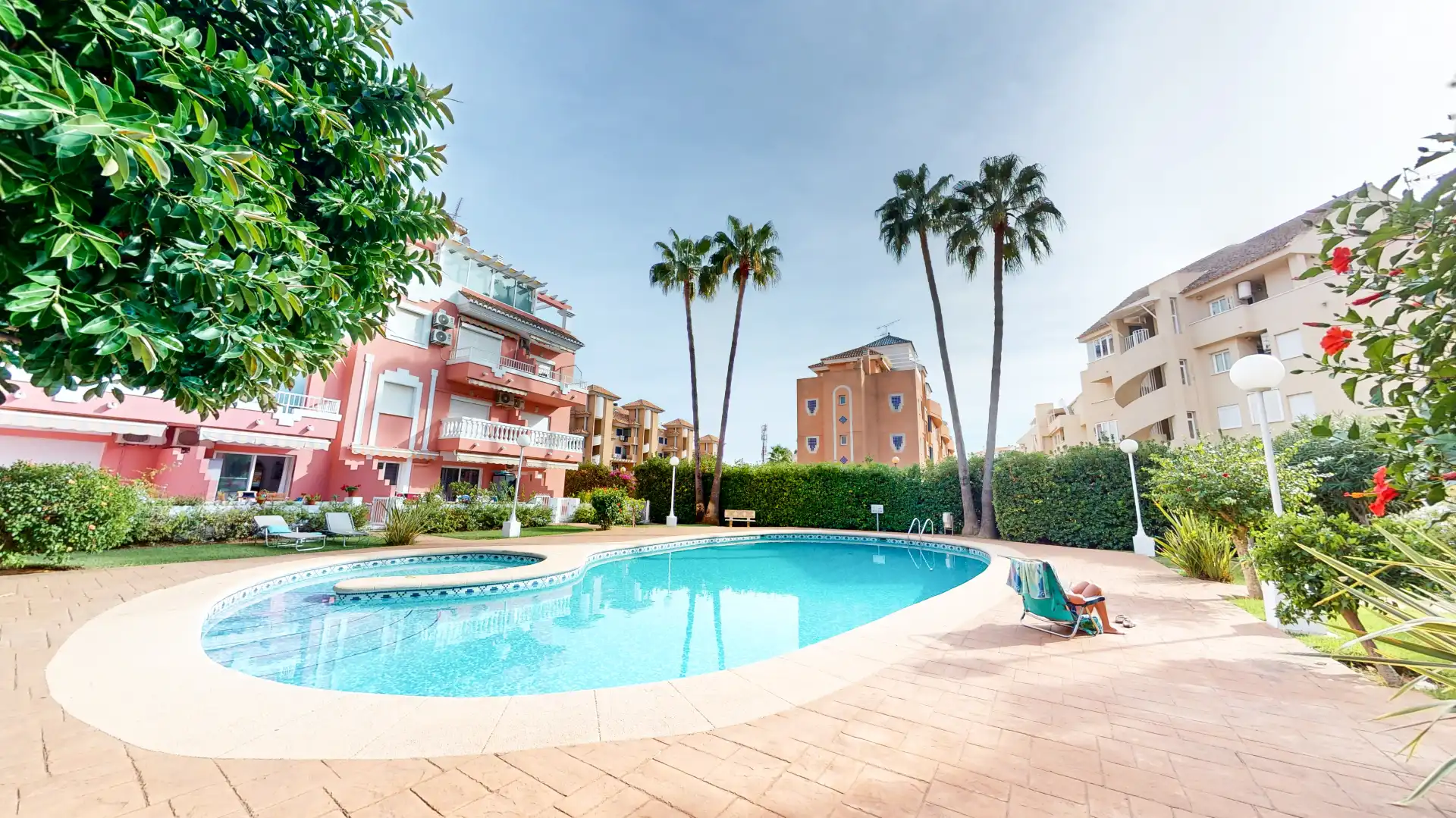 Piscina de Estudi de lloguer en Dénia amb Aire condicionat, Calefacció i Terrassa