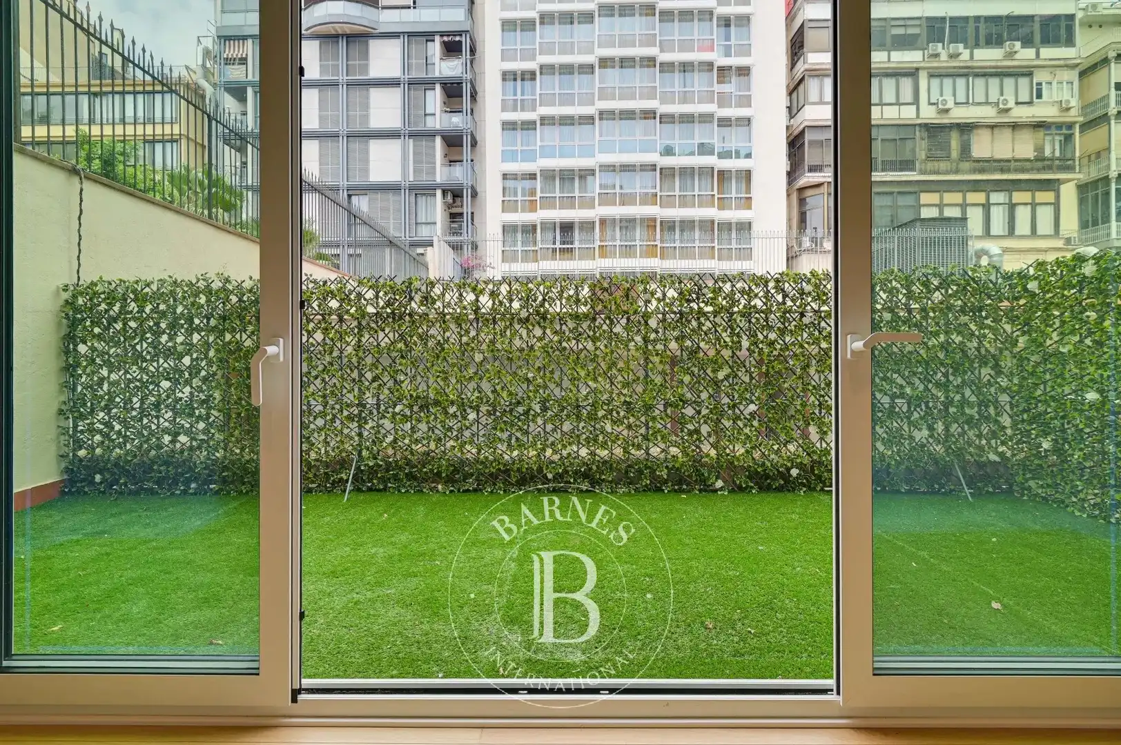 Jardí de Pis en venda en Barcelona amb Aire condicionat, Calefacció i Terrassa