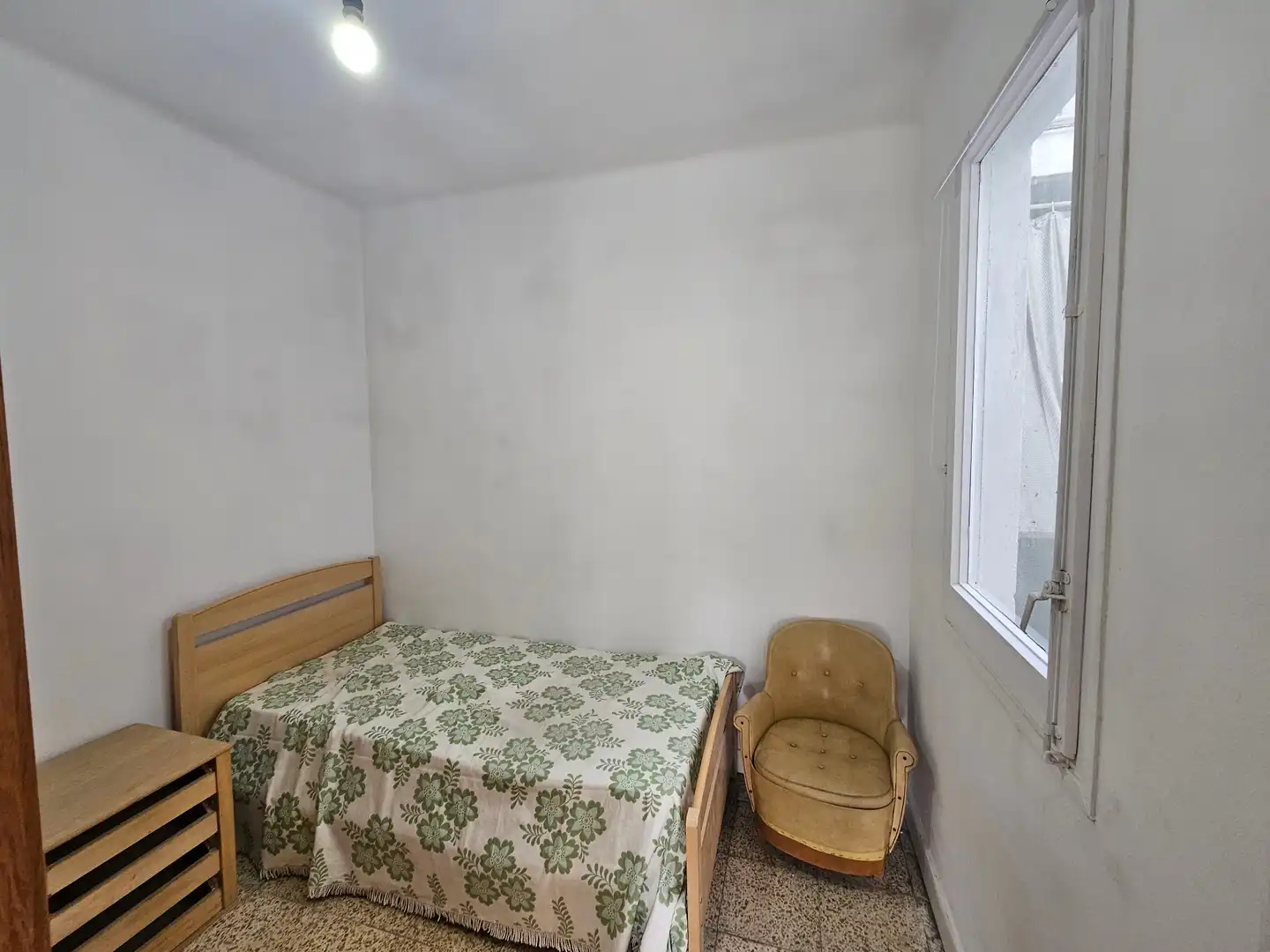 Dormitori de Pis en venda en Cornellà de Llobregat amb Moblat, Forn i Balcó