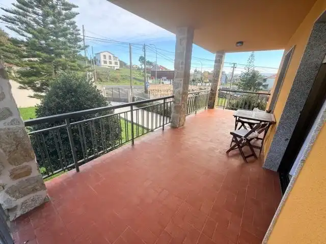 Terrassa de Casa o xalet en venda en Sanxenxo amb Jardí privat, Terrassa i Moblat
