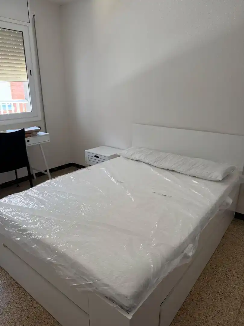 Habitación de Piso de alquiler en Tarragona con Amueblado y Balcón