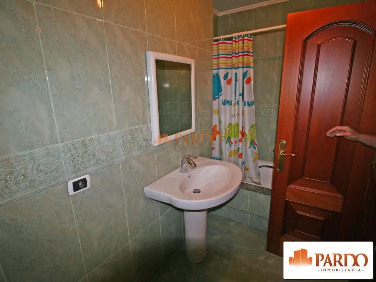 Badezimmer von Wohnung zur Miete in Ferrol mit Heizung und Abstellraum