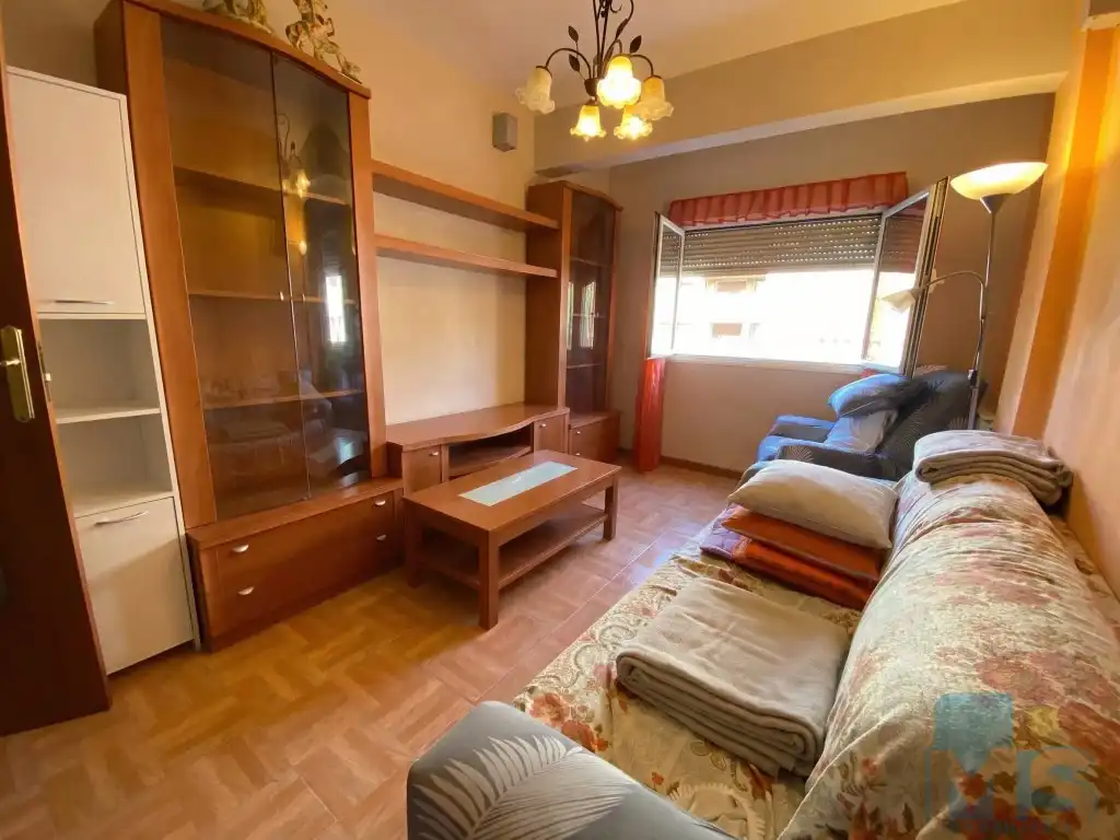 Sala d'estar de Pis en venda en Donostia - San Sebastián  amb Balcó