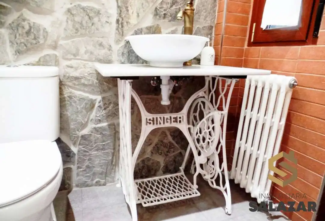 Bathroom of Flat for rent in Ibaiondo