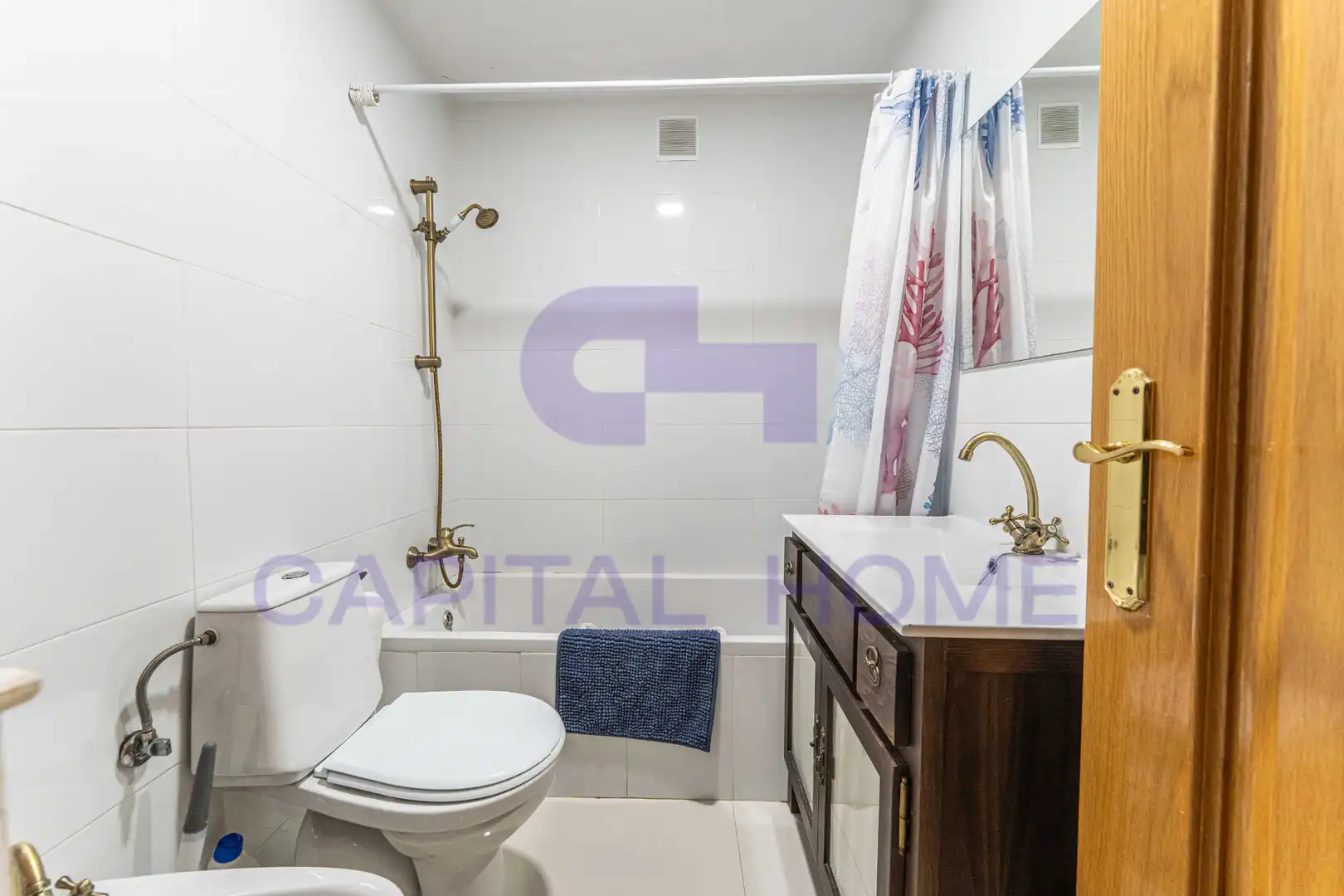 Baño de Piso en venta en Navalcarnero con Calefacción, Amueblado y Horno