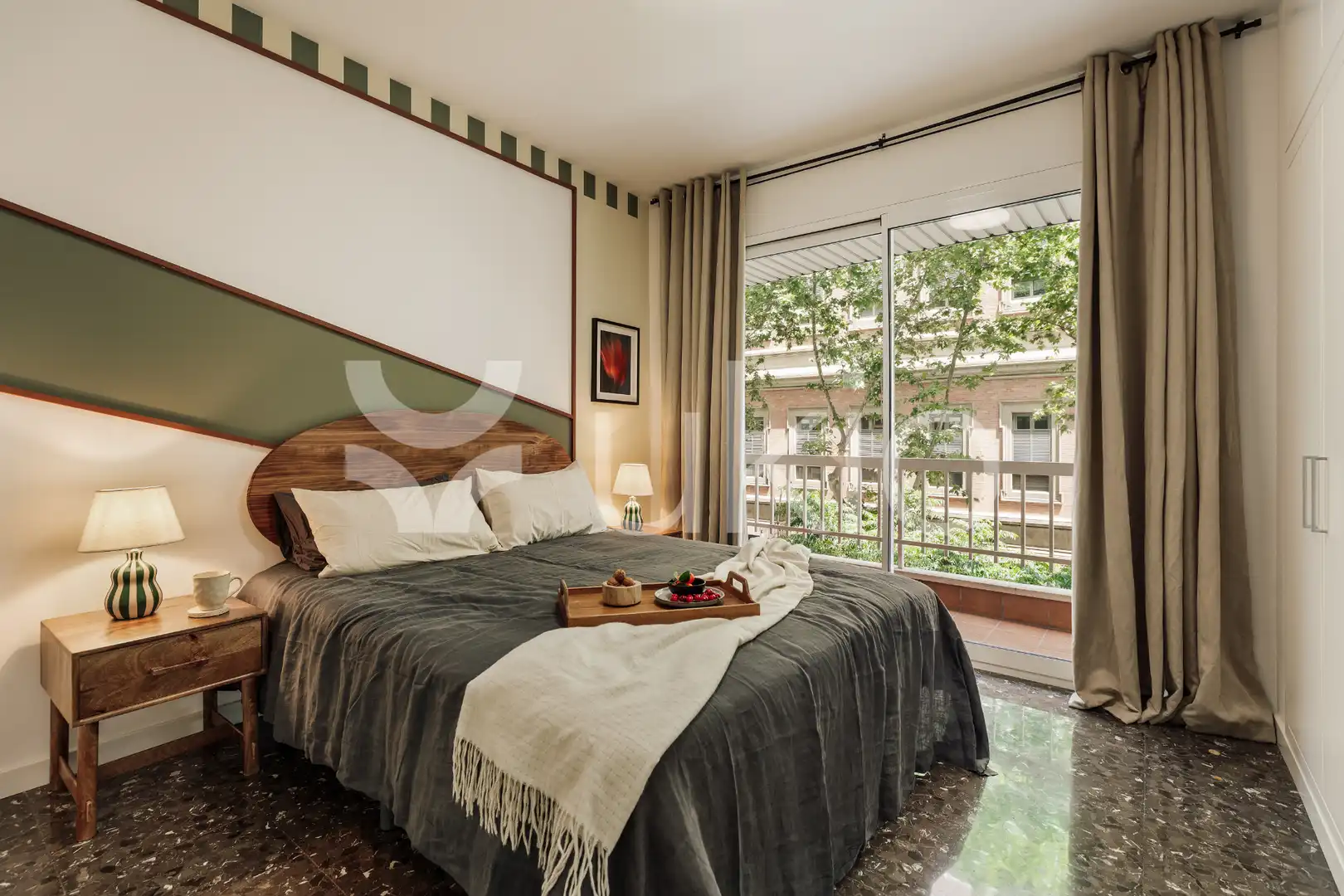 Dormitori de Apartament de lloguer en Barcelona amb Aire condicionat, Calefacció i Moblat
